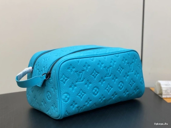 POUCH-28*15*16.5cm LOUIS VUITTON DOPP KIT TOILET 0330